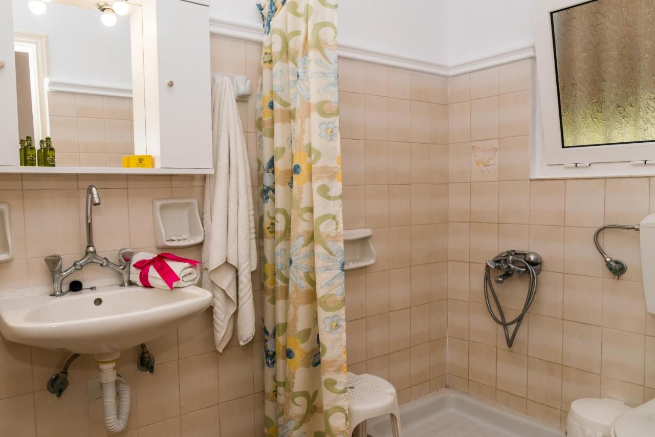 Roussa'S Apartments ラガナス エクステリア 写真