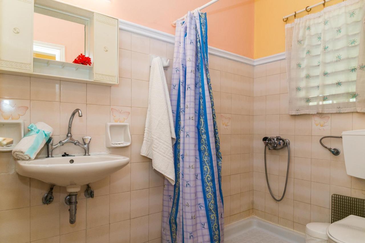 Roussa'S Apartments ラガナス エクステリア 写真