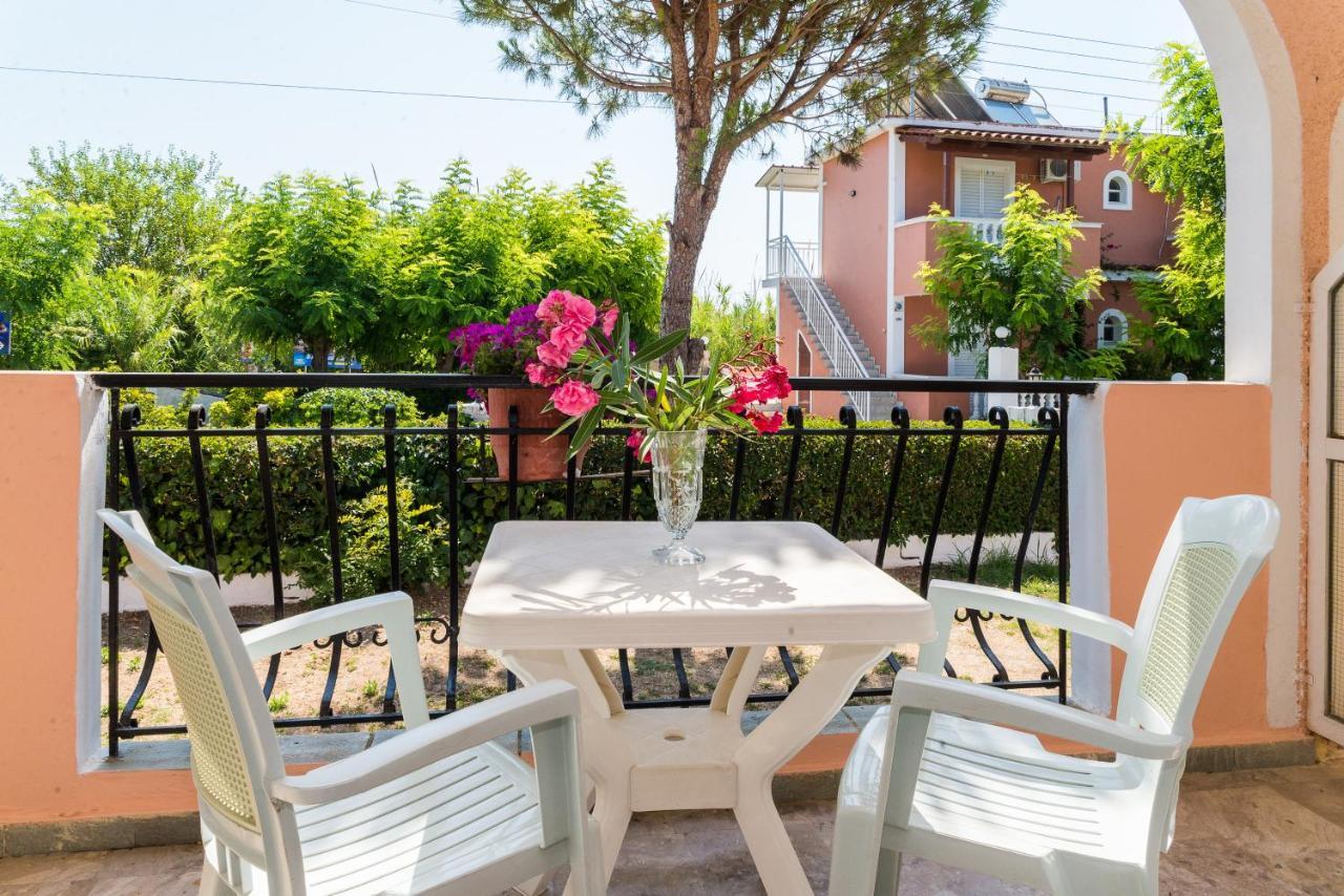 Roussa'S Apartments ラガナス エクステリア 写真